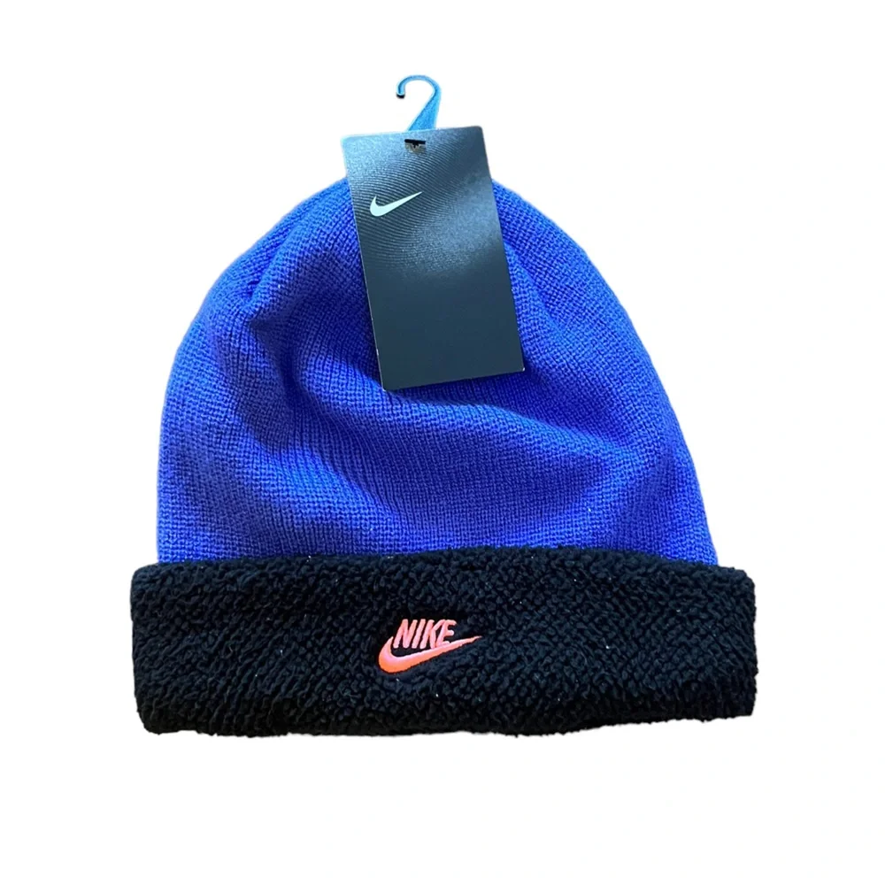 NIKE Youth Winter Hat Purple Black Unisex
Size: Youth NEW - Picture 1 of 3
